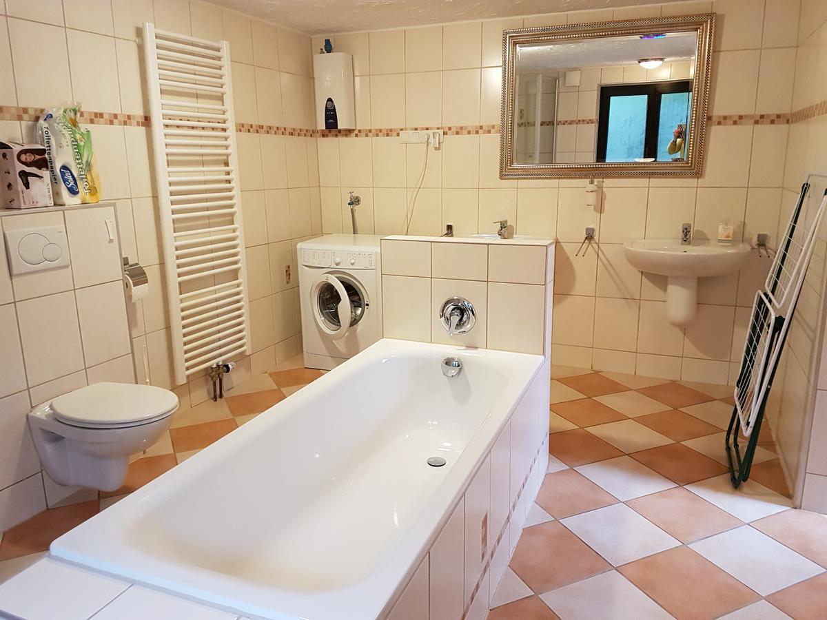 Haus Am Bachgasse - Haus Von 1777 Mit Sauna Целль-ан-дер-Мозель Екстер'єр фото